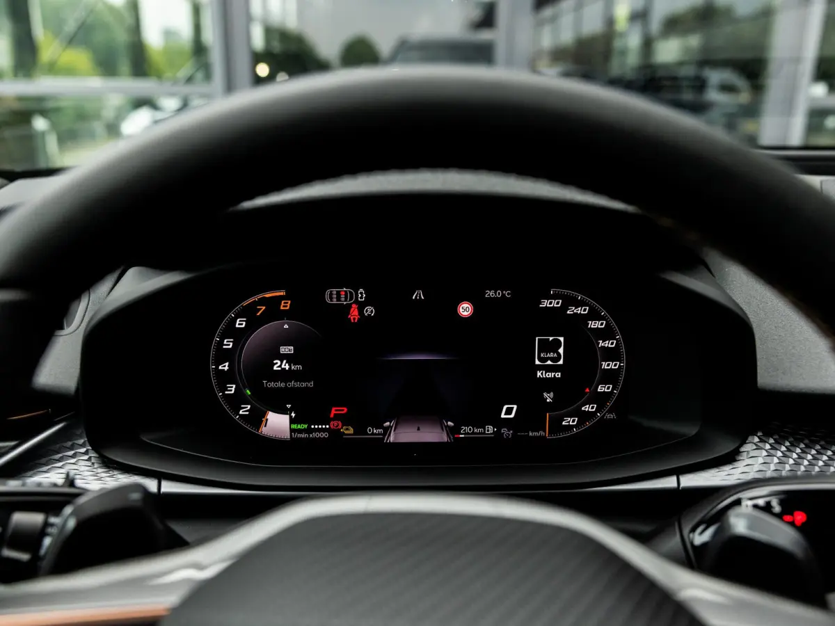 1.5 TSI e-Hybrid Essential | DEMO| Panoramadak | Stoel-Stuurverwarming | Virtual Cockpit | Achteruitrijcamera | Half-Leder | Climate Control | 19" Lichtmetalen Velgen | BTW Auto |