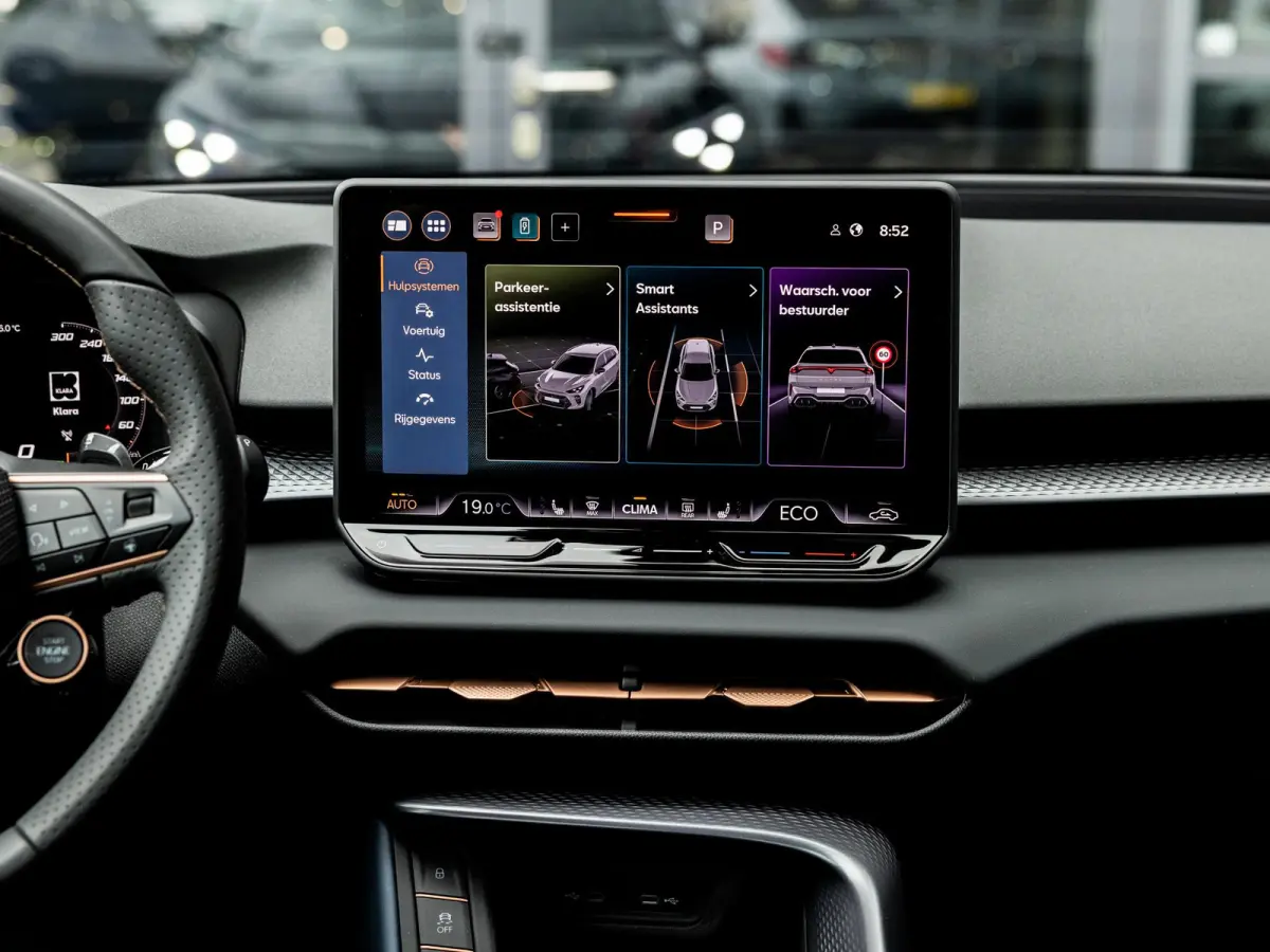 1.5 TSI e-Hybrid Essential | DEMO| Panoramadak | Stoel-Stuurverwarming | Virtual Cockpit | Achteruitrijcamera | Half-Leder | Climate Control | 19" Lichtmetalen Velgen | BTW Auto |