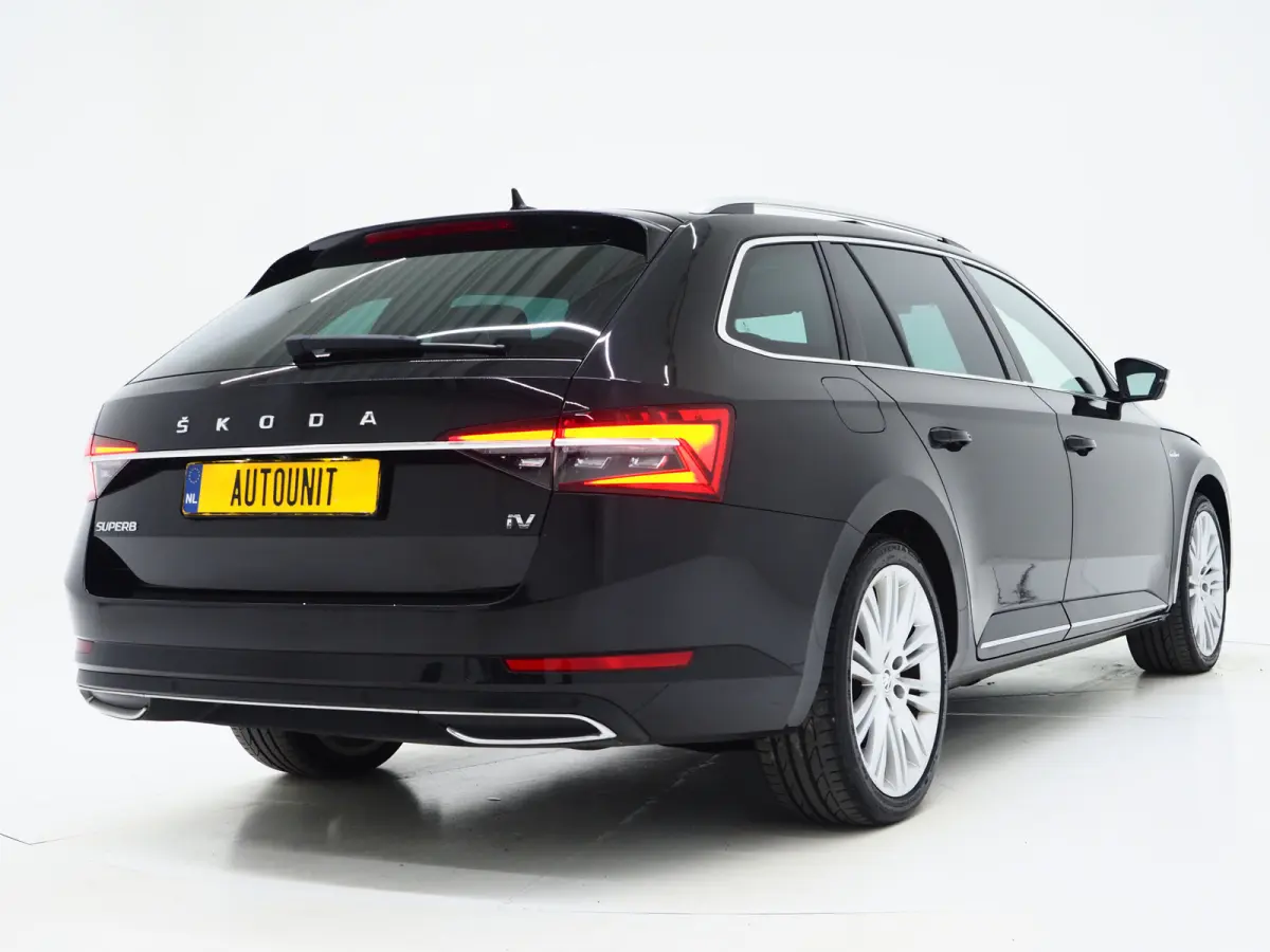 1.4 TSI iV Laurin & Klement | Panoramadak | Leder | Trekhaak | Massage | 360 | Canton | Memory | Carplay