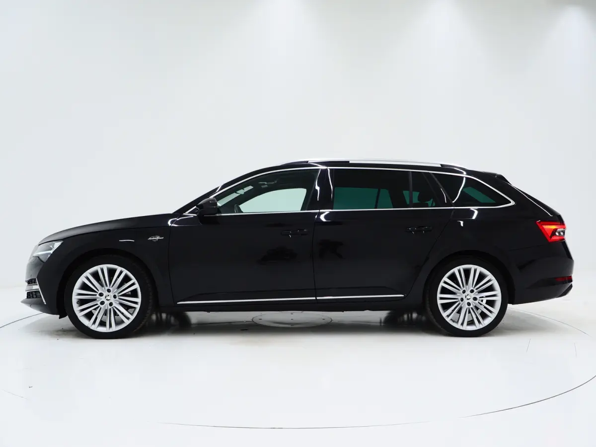 1.4 TSI iV Laurin & Klement | Panoramadak | Leder | Trekhaak | Massage | 360 | Canton | Memory | Carplay