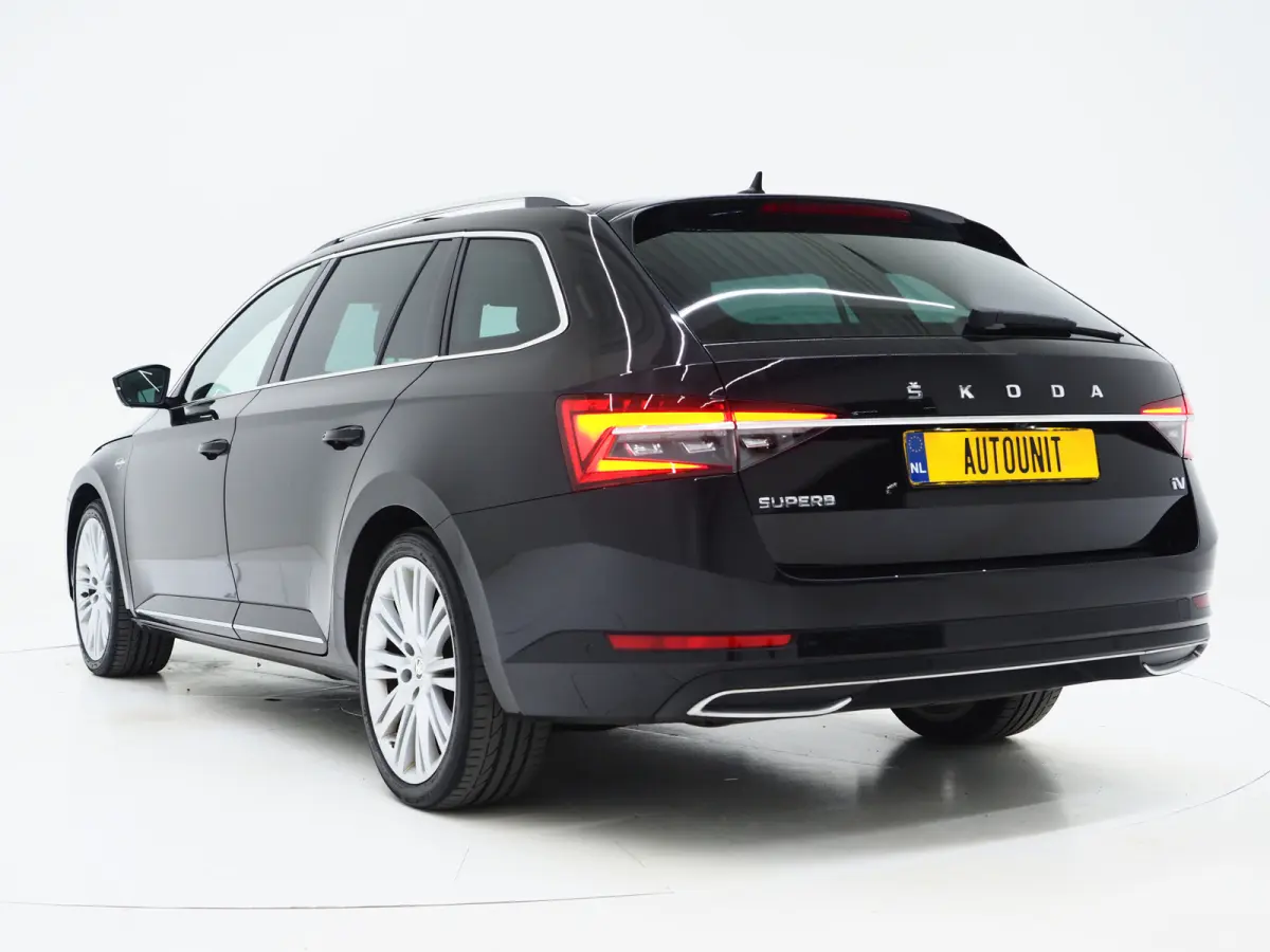 1.4 TSI iV Laurin & Klement | Panoramadak | Leder | Trekhaak | Massage | 360 | Canton | Memory | Carplay