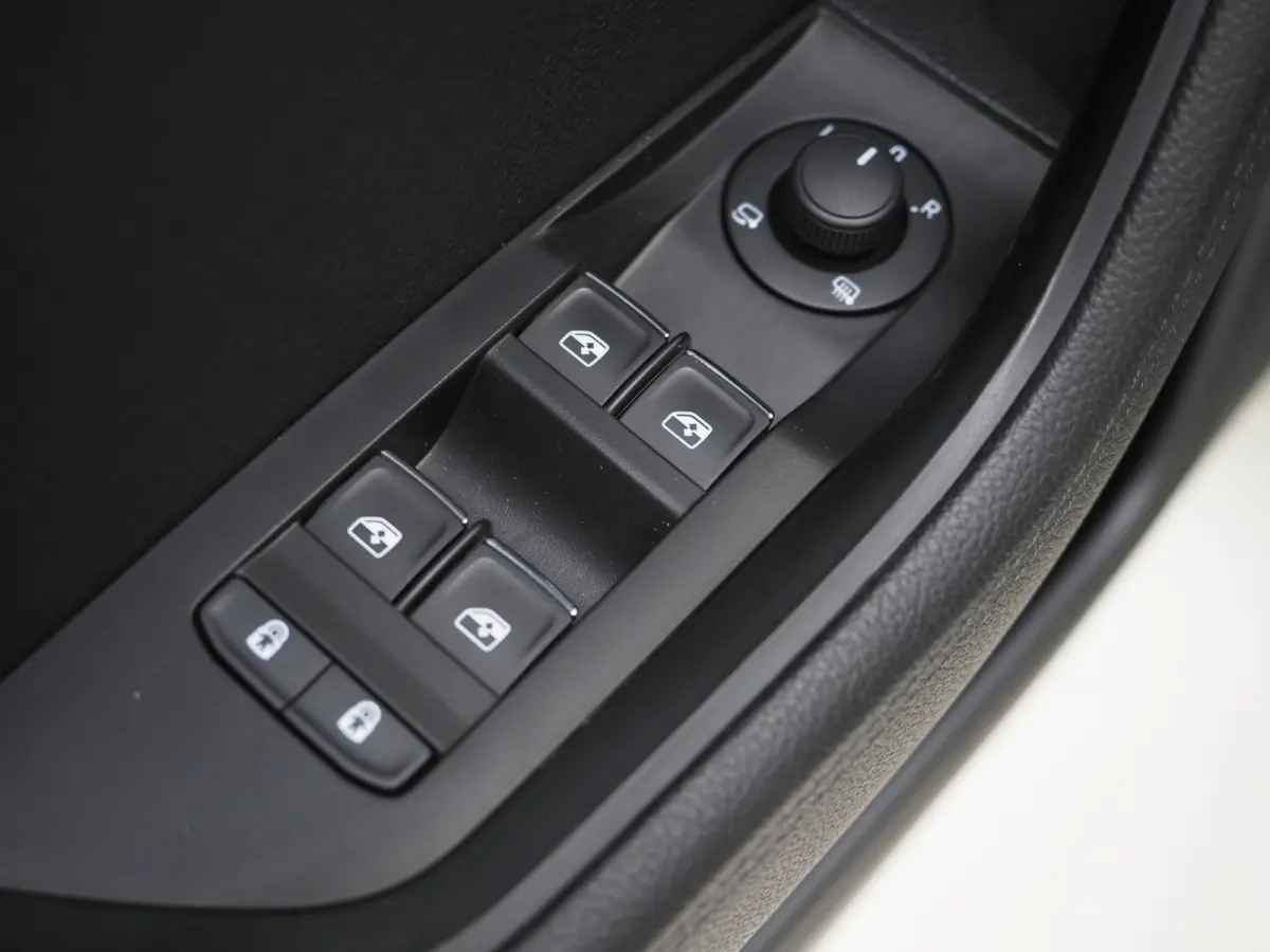 1.4 TSI iV Laurin & Klement | Panoramadak | Leder | Trekhaak | Massage | 360 | Canton | Memory | Carplay