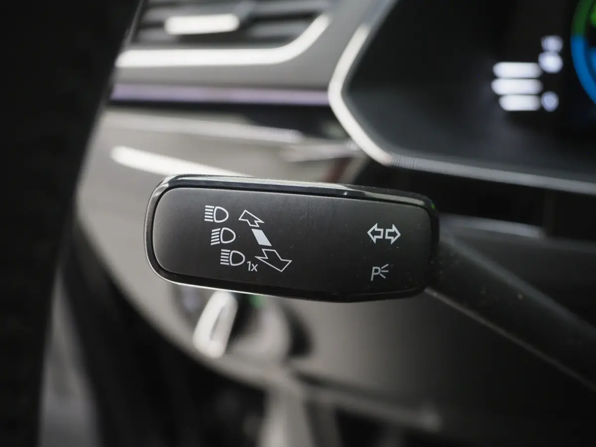 1.4 TSI iV Laurin & Klement | Panoramadak | Leder | Trekhaak | Massage | 360 | Canton | Memory | Carplay