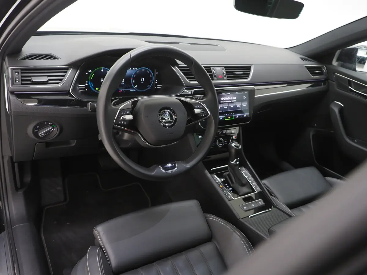 1.4 TSI iV Laurin & Klement | Panoramadak | Leder | Trekhaak | Massage | 360 | Canton | Memory | Carplay