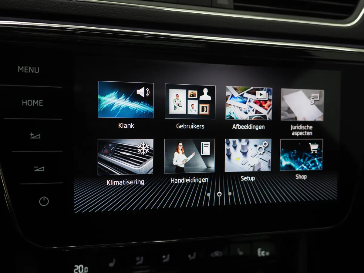 1.4 TSI iV Laurin & Klement | Panoramadak | Leder | Trekhaak | Massage | 360 | Canton | Memory | Carplay