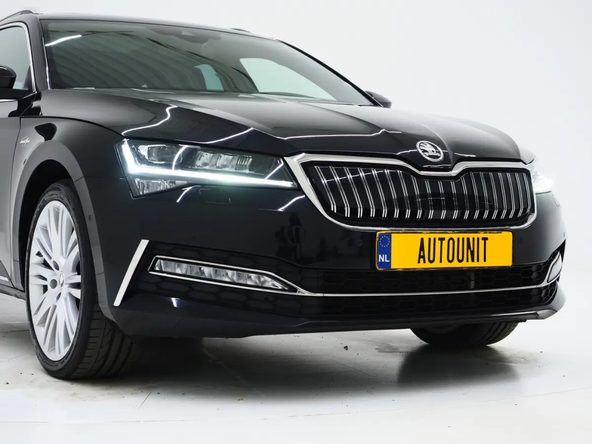 1.4 TSI iV Laurin & Klement | Panoramadak | Leder | Trekhaak | Massage | 360 | Canton | Memory | Carplay