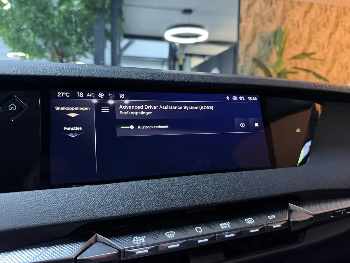 E-Tense 220PK SOH 95% |Trekhaak|Plug-in Hybrid|Trekhaak|CarPlay|Leder|ADAS|Garantie|Rijklaar
