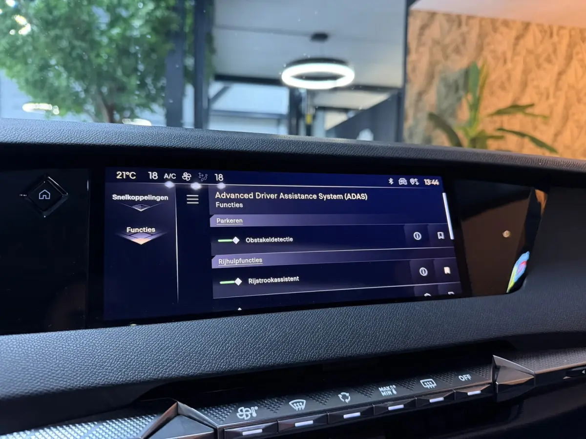 E-Tense 220PK SOH 95% |Trekhaak|Plug-in Hybrid|Trekhaak|CarPlay|Leder|ADAS|Garantie|Rijklaar