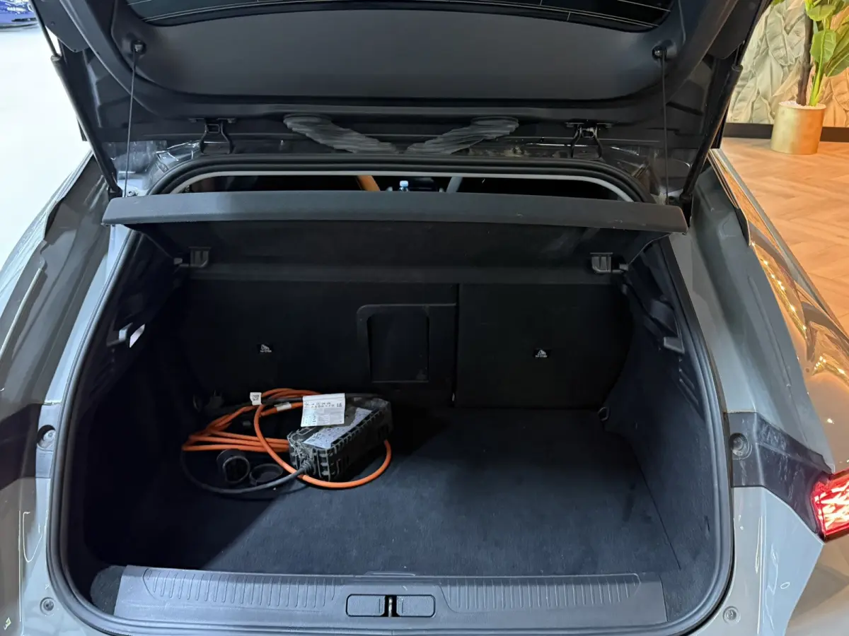 E-Tense 220PK SOH 95% |Trekhaak|Plug-in Hybrid|Trekhaak|CarPlay|Leder|ADAS|Garantie|Rijklaar