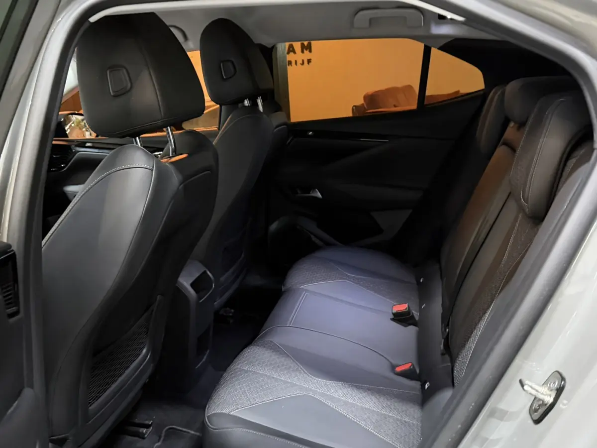 E-Tense 220PK SOH 95% |Trekhaak|Plug-in Hybrid|Trekhaak|CarPlay|Leder|ADAS|Garantie|Rijklaar