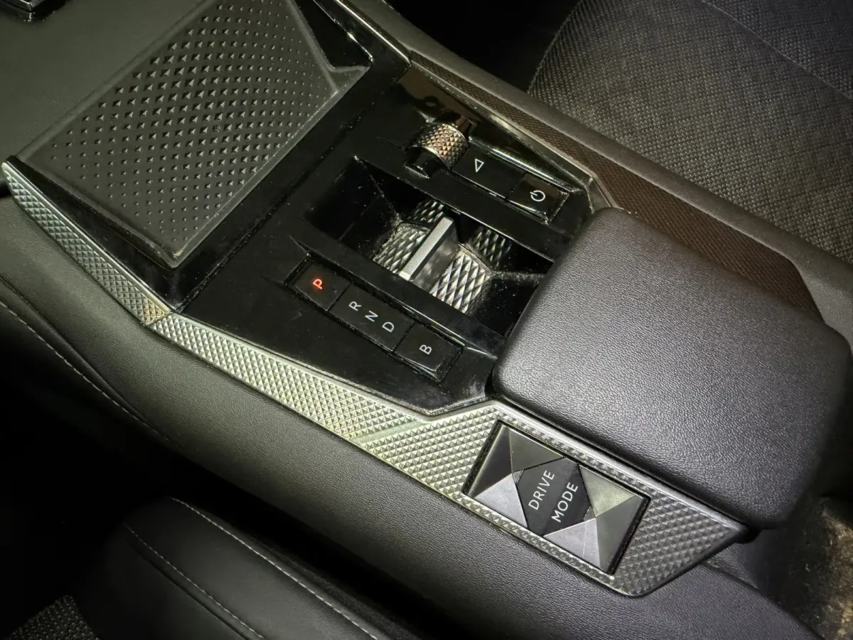 E-Tense 220PK SOH 95% |Trekhaak|Plug-in Hybrid|Trekhaak|CarPlay|Leder|ADAS|Garantie|Rijklaar