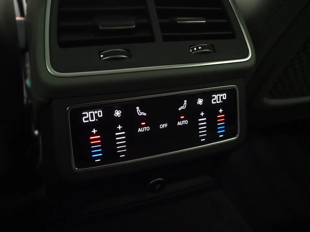 55 TFSI e quattro Competition Full Black | RS Stoelen | B&O Audio | Sfeerlicht | Memory | Camera | Adaptive Cruise