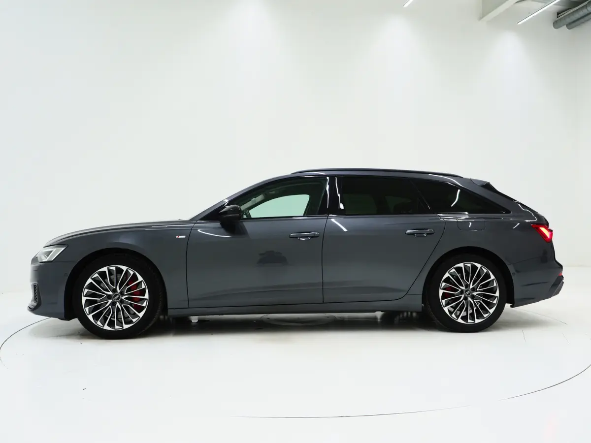 55 TFSI e quattro Competition Full Black | RS Stoelen | B&O Audio | Sfeerlicht | Memory | Camera | Adaptive Cruise