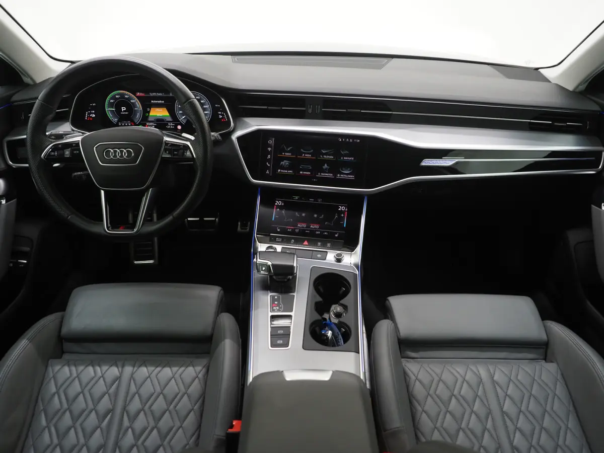 55 TFSI e quattro Competition Full Black | RS Stoelen | B&O Audio | Sfeerlicht | Memory | Camera | Adaptive Cruise