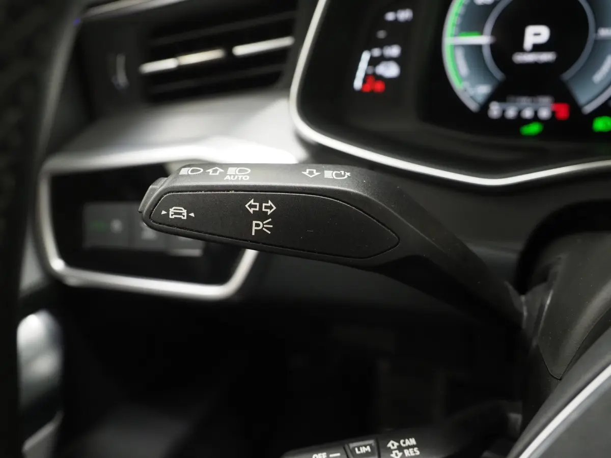 55 TFSI e quattro Competition Full Black | RS Stoelen | B&O Audio | Sfeerlicht | Memory | Camera | Adaptive Cruise