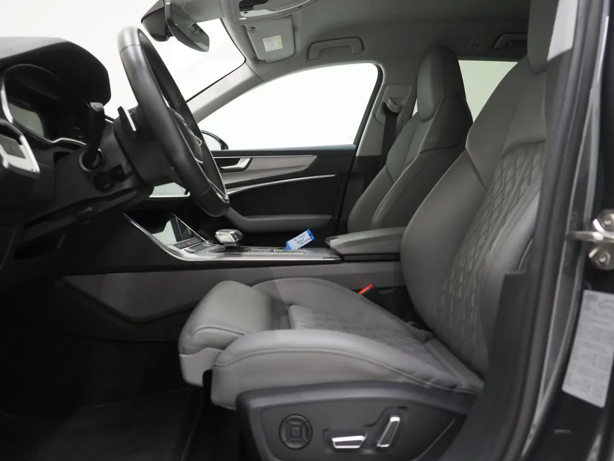 55 TFSI e quattro Competition Full Black | RS Stoelen | B&O Audio | Sfeerlicht | Memory | Camera | Adaptive Cruise