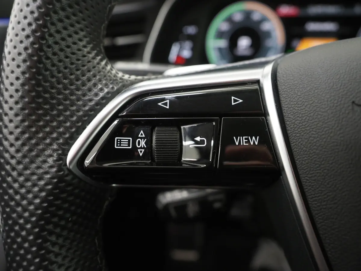 55 TFSI e quattro Competition Full Black | RS Stoelen | B&O Audio | Sfeerlicht | Memory | Camera | Adaptive Cruise