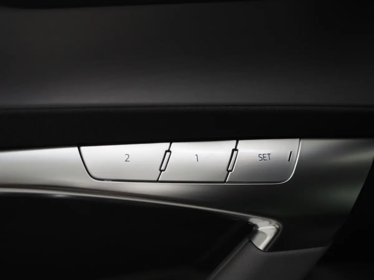 55 TFSI e quattro Competition Full Black | RS Stoelen | B&O Audio | Sfeerlicht | Memory | Camera | Adaptive Cruise
