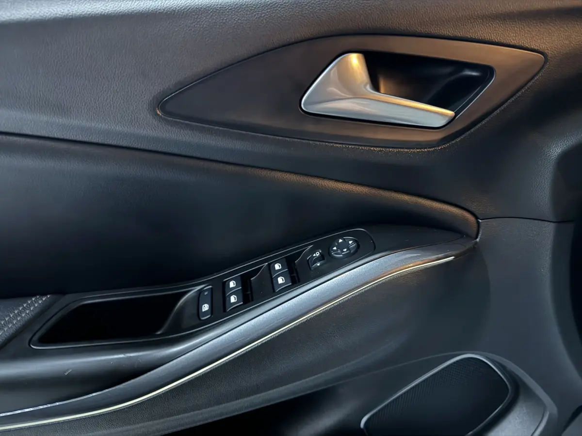 1.6 Turbo Innovation 181PK|Carplay|Camera|Cruise|Navi|LED|Lane Assist|Dealer onderhouden