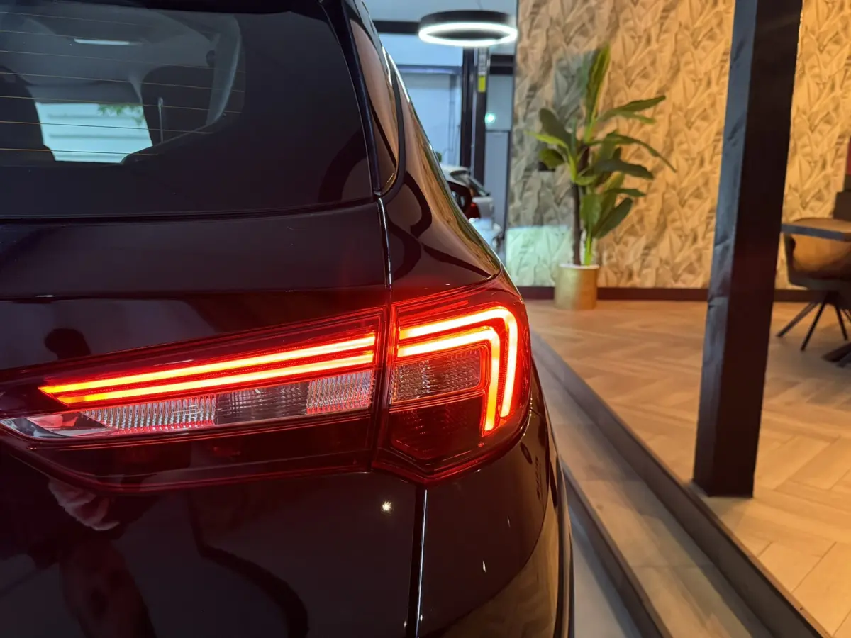 1.6 Turbo Innovation 181PK|Carplay|Camera|Cruise|Navi|LED|Lane Assist|Dealer onderhouden