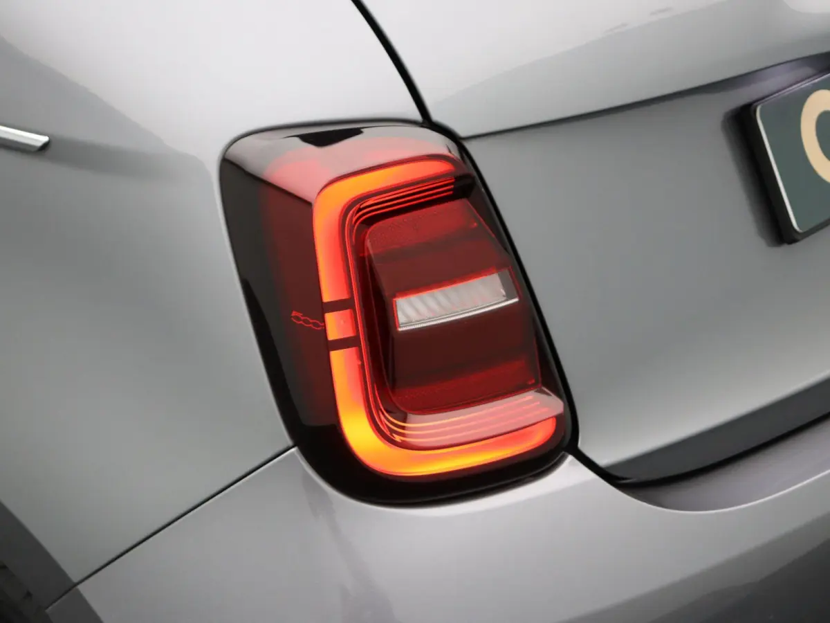 3+1 La Prima 42 kWh | Panoramisch dak | 94% accu score | Stoelverwarming | Lane assist |