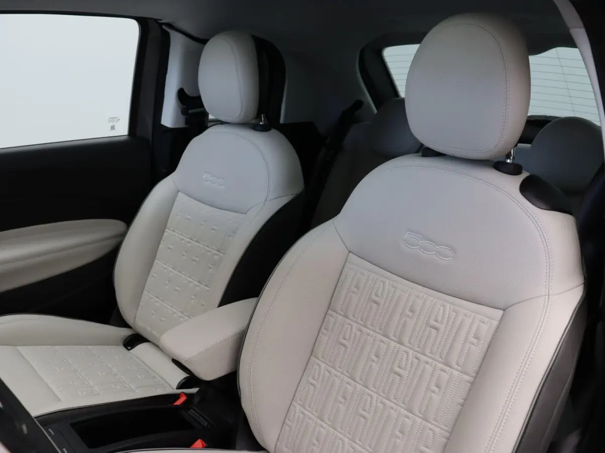 3+1 La Prima 42 kWh | Panoramisch dak | 94% accu score | Stoelverwarming | Lane assist |