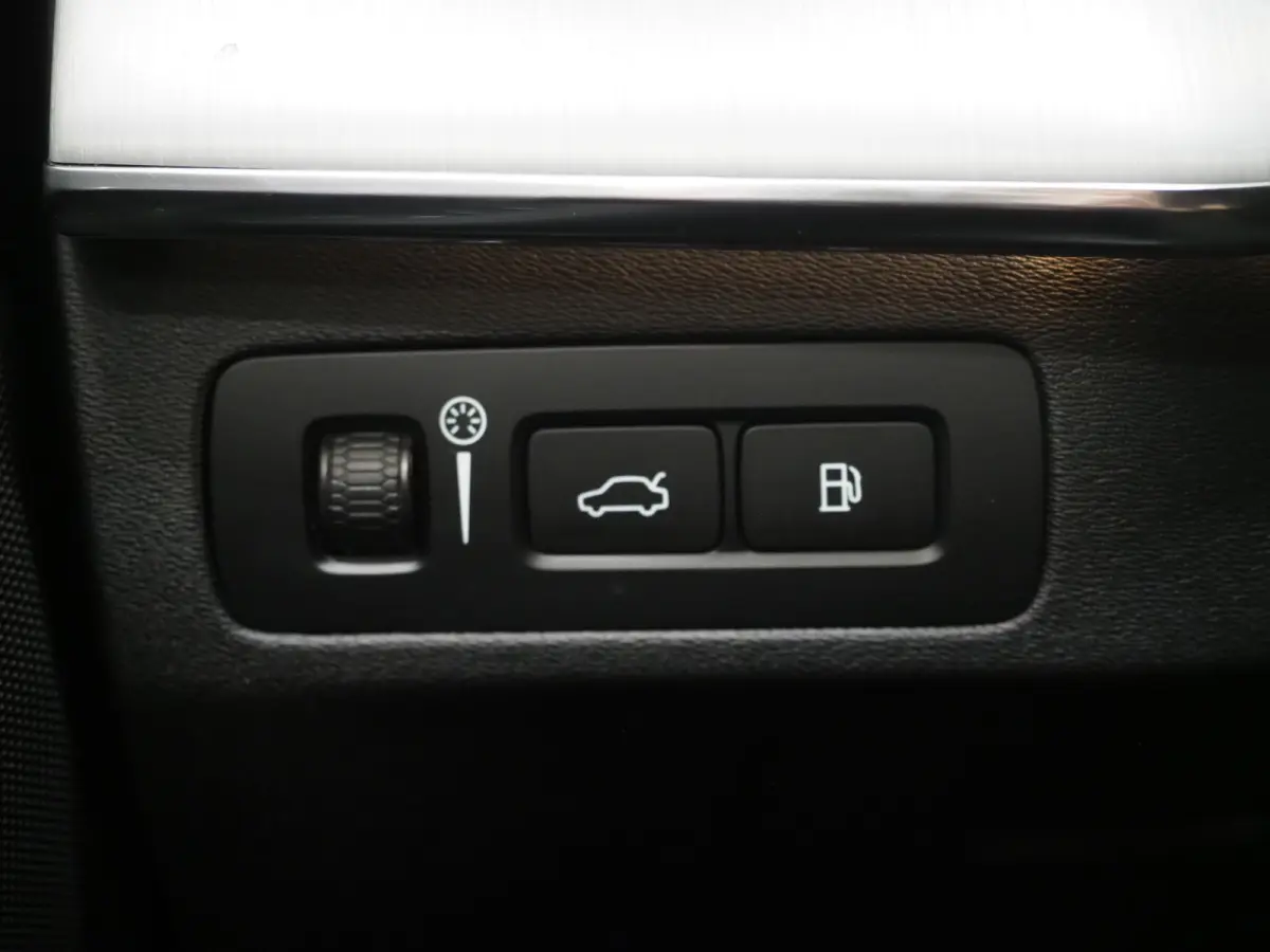 2.0 T8 Recharge AWD Inscription 7p Long range | Leder | Trekhaak | Pilot Assist | Memory | Camera | Keyless | BLIS | Carplay