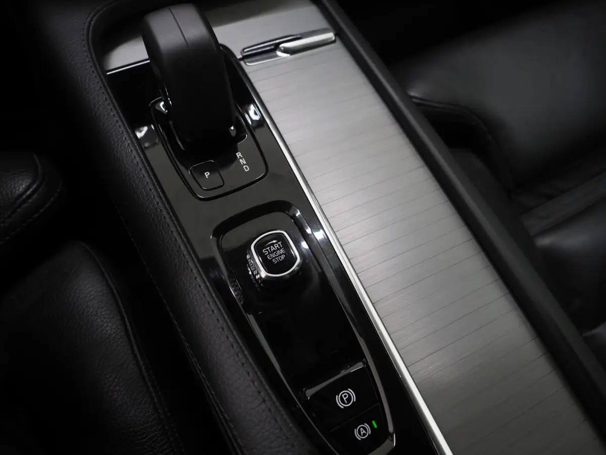 2.0 T8 Recharge AWD Inscription 7p Long range | Leder | Trekhaak | Pilot Assist | Memory | Camera | Keyless | BLIS | Carplay