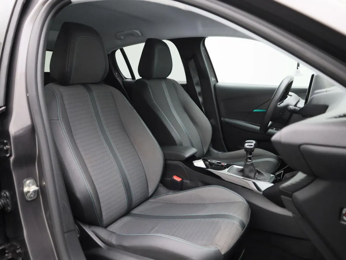 1.2 PureTech Allure Pack | Apple Carplay / Android Auto | Achteruitrijcamera | Parkeersensoren | Climate Control |