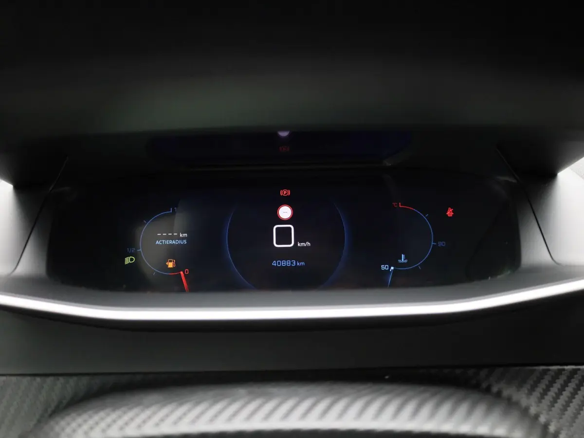 1.2 PureTech Allure Pack | Apple Carplay / Android Auto | Achteruitrijcamera | Parkeersensoren | Climate Control |