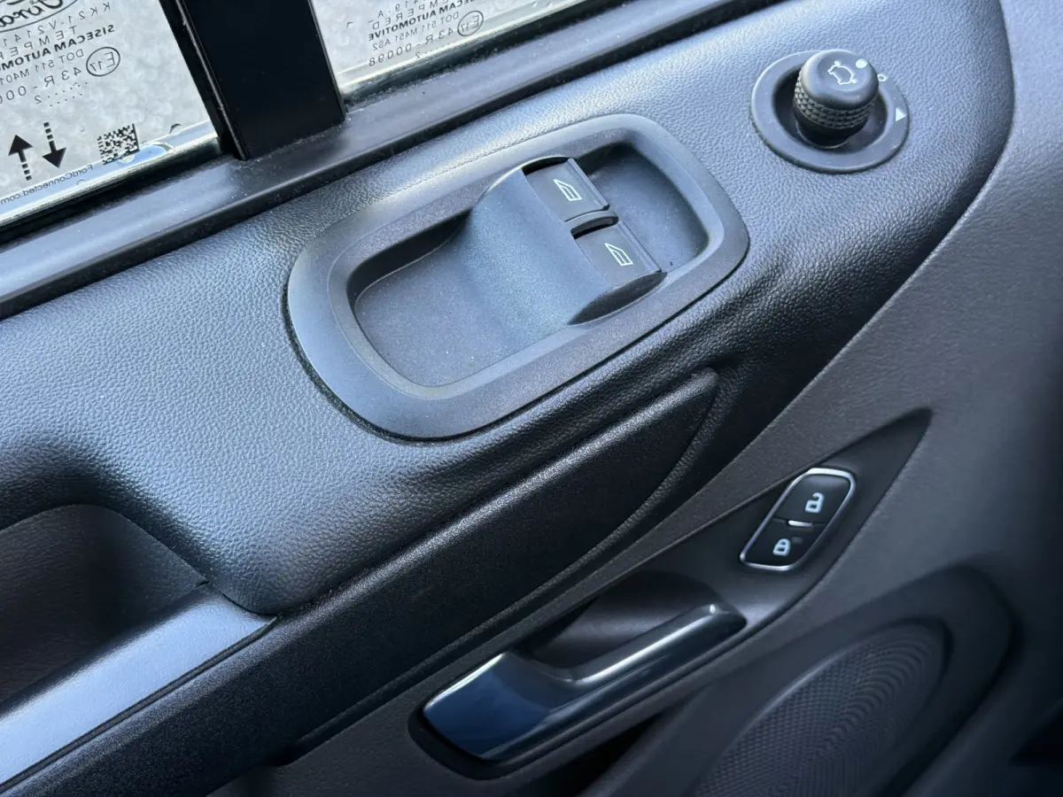 320 2.0 TDCI L2H1 Raptor | ZB-Edition | Leder | Camera | Navi | Carplay