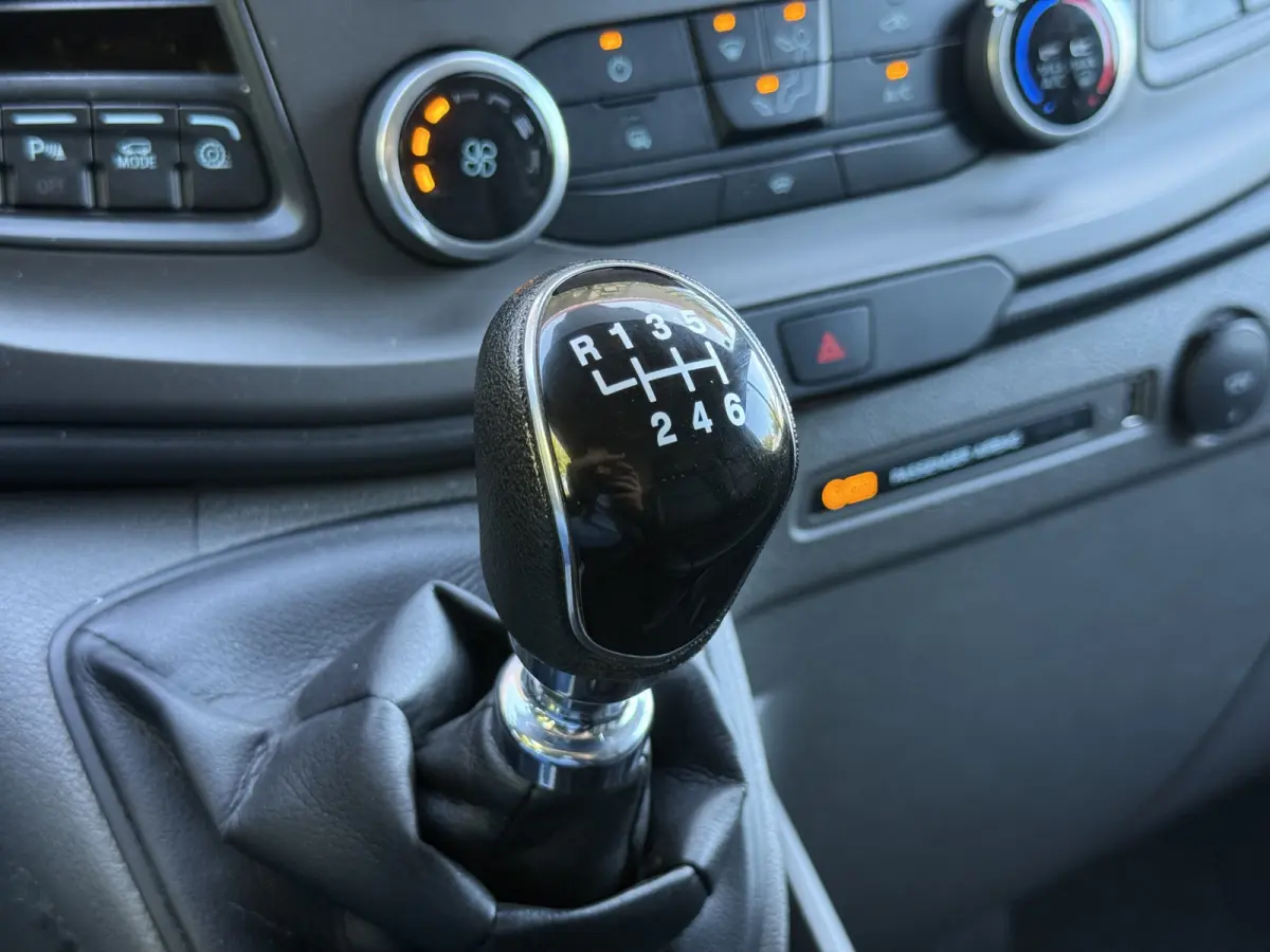 320 2.0 TDCI L2H1 Raptor | ZB-Edition | Leder | Camera | Navi | Carplay