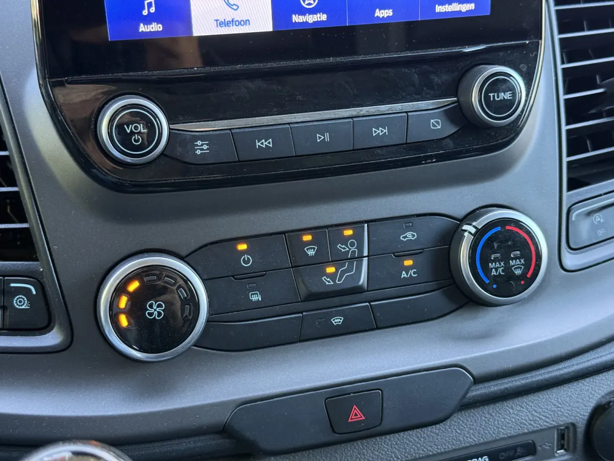 320 2.0 TDCI L2H1 Raptor | ZB-Edition | Leder | Camera | Navi | Carplay