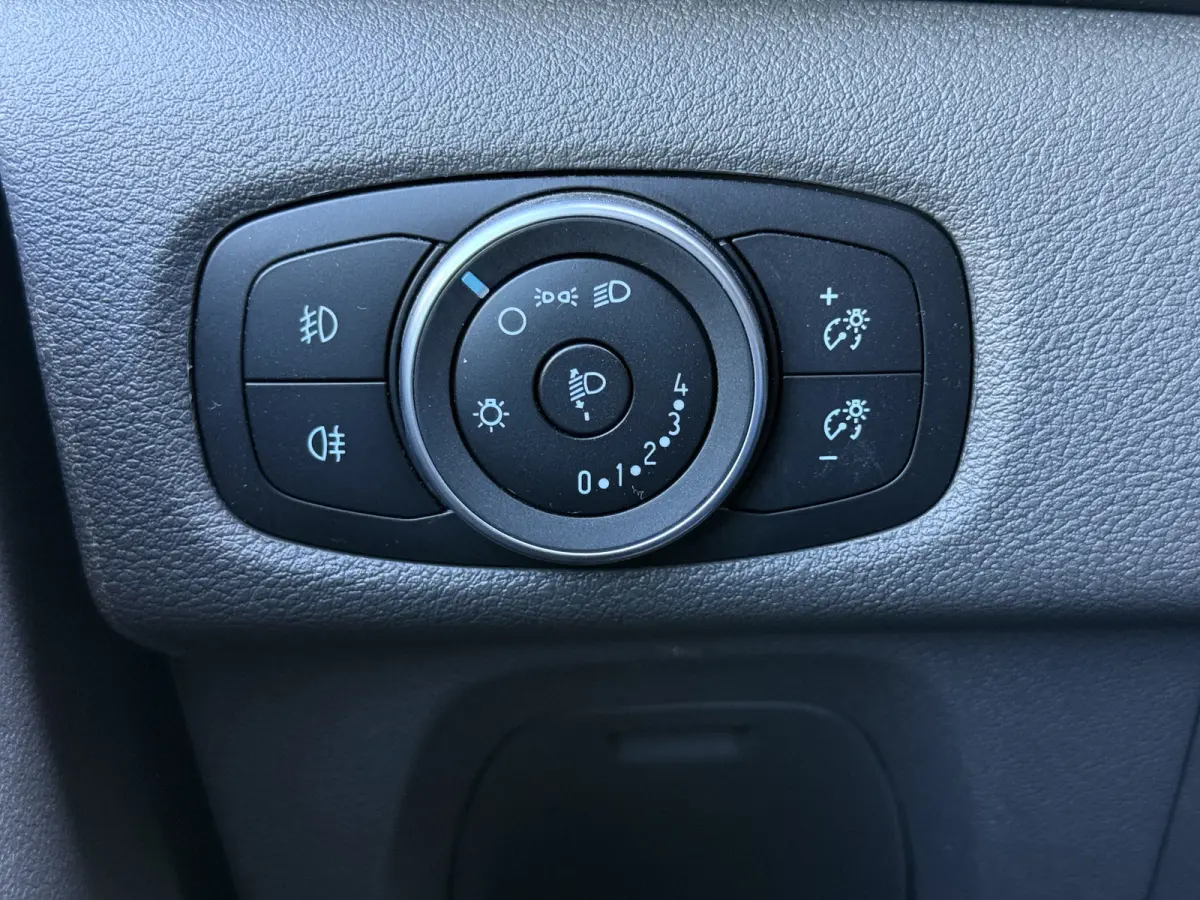 320 2.0 TDCI L2H1 Raptor | ZB-Edition | Leder | Camera | Navi | Carplay