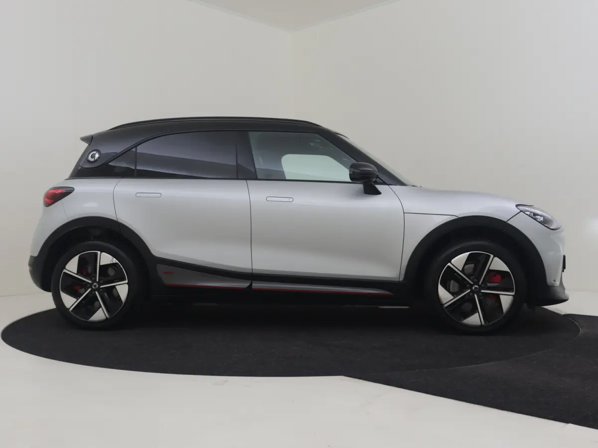 BRABUS 66 kWh l 428pk! l 360gr Camera l Side Assist l Stoel en stuurverwarming l BEATS Audio l Alcantara bekleding l