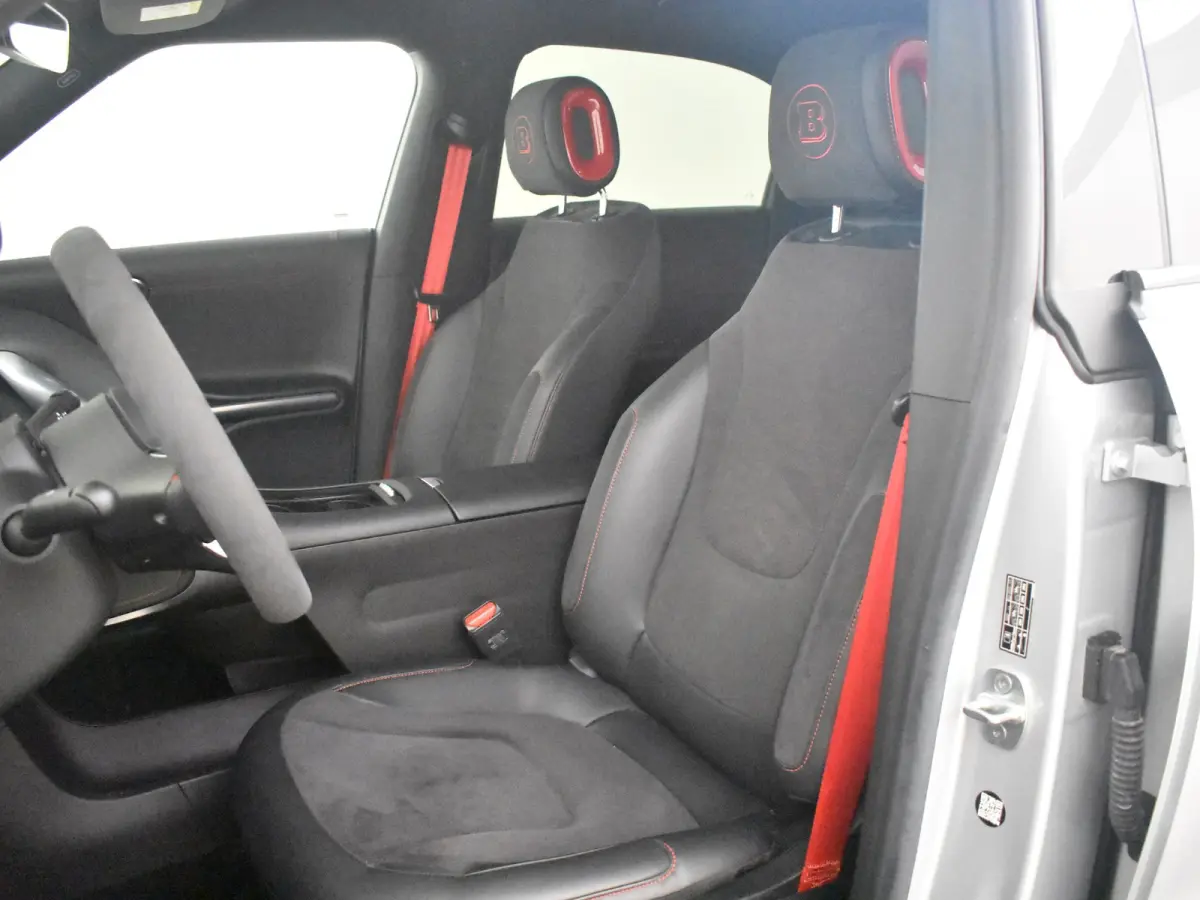 BRABUS 66 kWh l 428pk! l 360gr Camera l Side Assist l Stoel en stuurverwarming l BEATS Audio l Alcantara bekleding l