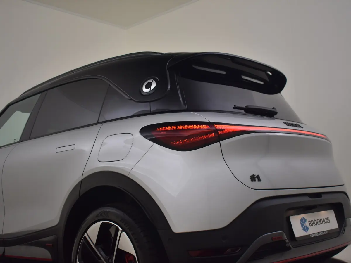 BRABUS 66 kWh l 428pk! l 360gr Camera l Side Assist l Stoel en stuurverwarming l BEATS Audio l Alcantara bekleding l
