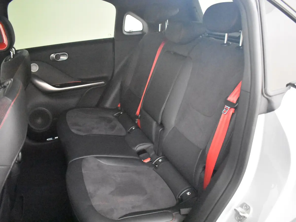 BRABUS 66 kWh l 428pk! l 360gr Camera l Side Assist l Stoel en stuurverwarming l BEATS Audio l Alcantara bekleding l