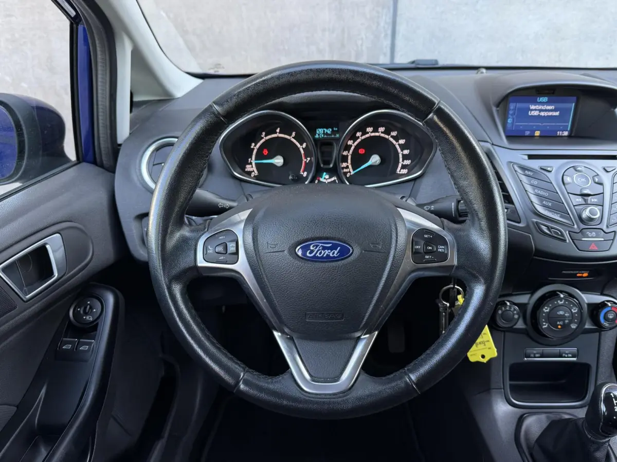1.0 Style Ultimate | Navigatie | Airco | Parkeersensoren | Dealer onderhouden |