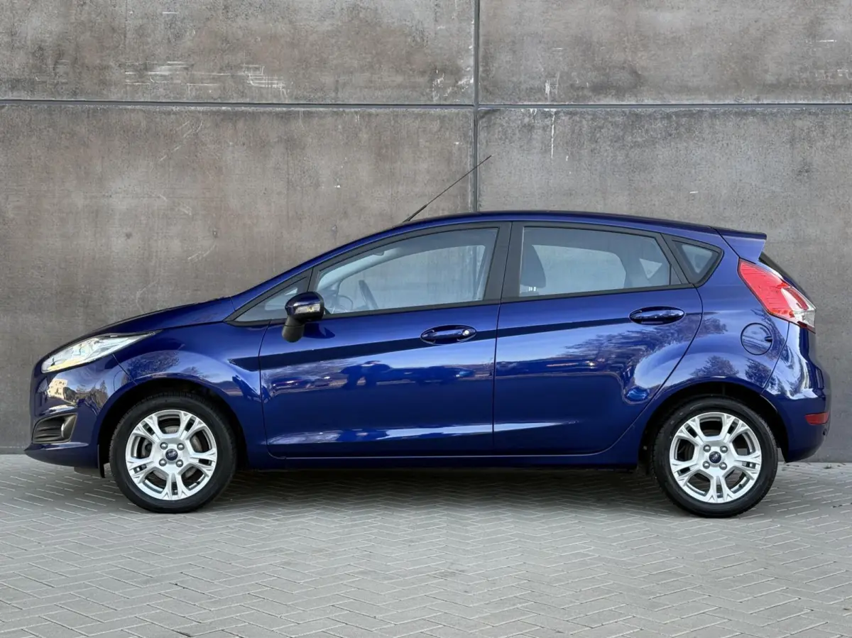 1.0 Style Ultimate | Navigatie | Airco | Parkeersensoren | Dealer onderhouden |