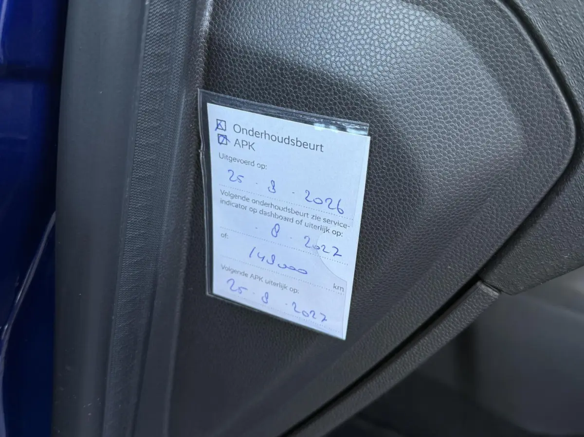 1.0 Style Ultimate | Navigatie | Airco | Parkeersensoren | Dealer onderhouden |