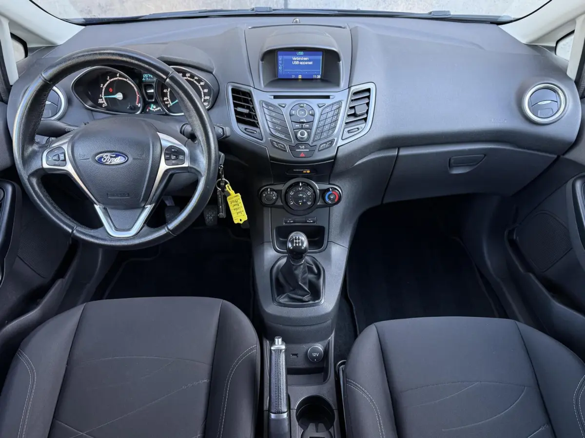 1.0 Style Ultimate | Navigatie | Airco | Parkeersensoren | Dealer onderhouden |