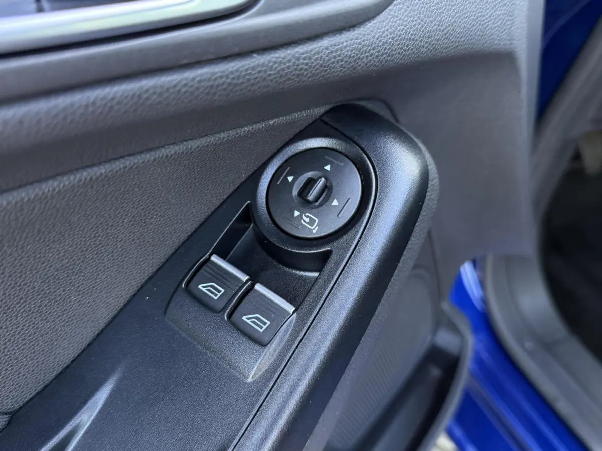 1.0 Style Ultimate | Navigatie | Airco | Parkeersensoren | Dealer onderhouden |