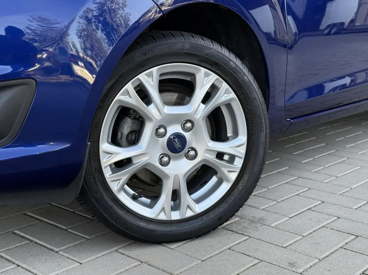 1.0 Style Ultimate | Navigatie | Airco | Parkeersensoren | Dealer onderhouden |