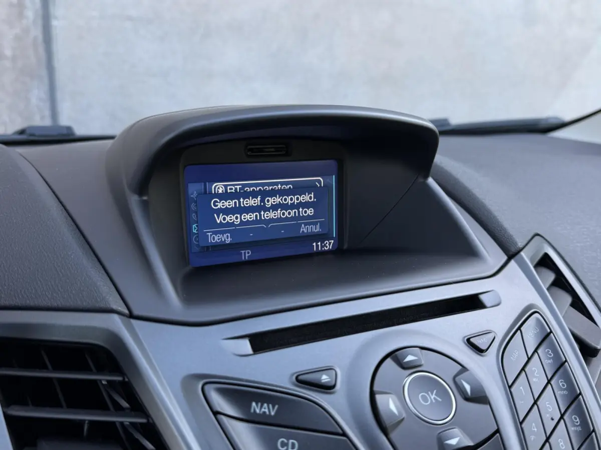 1.0 Style Ultimate | Navigatie | Airco | Parkeersensoren | Dealer onderhouden |