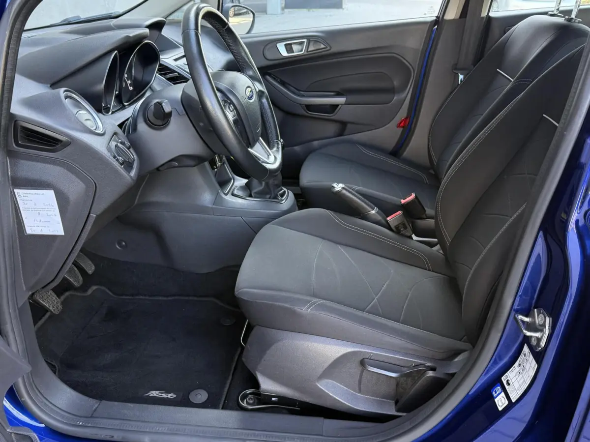 1.0 Style Ultimate | Navigatie | Airco | Parkeersensoren | Dealer onderhouden |