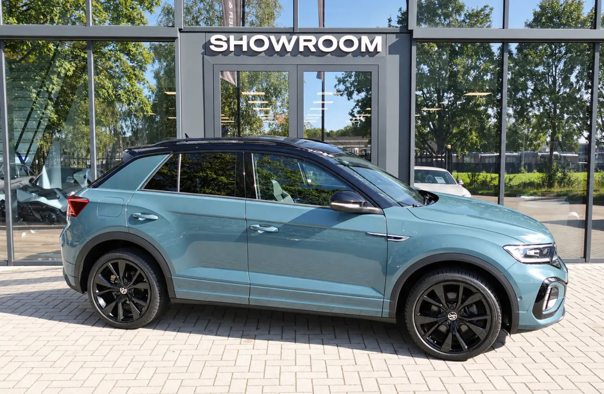 1.5 TSI R-Line Business+ PANO IQ.LIGHT ACC VOL