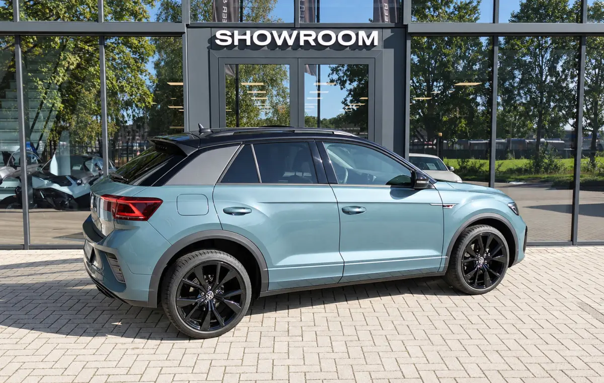 1.5 TSI R-Line Business+ PANO IQ.LIGHT ACC VOL