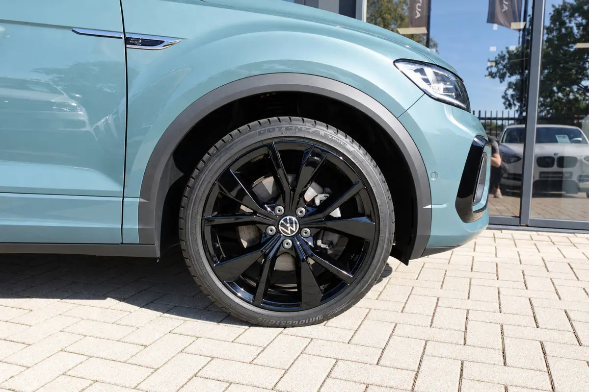 1.5 TSI R-Line Business+ PANO IQ.LIGHT ACC VOL