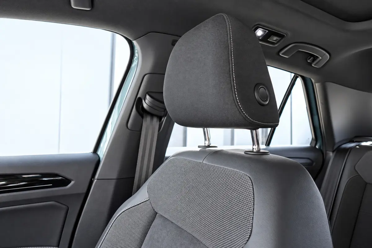1.5 TSI R-Line Business+ PANO IQ.LIGHT ACC VOL